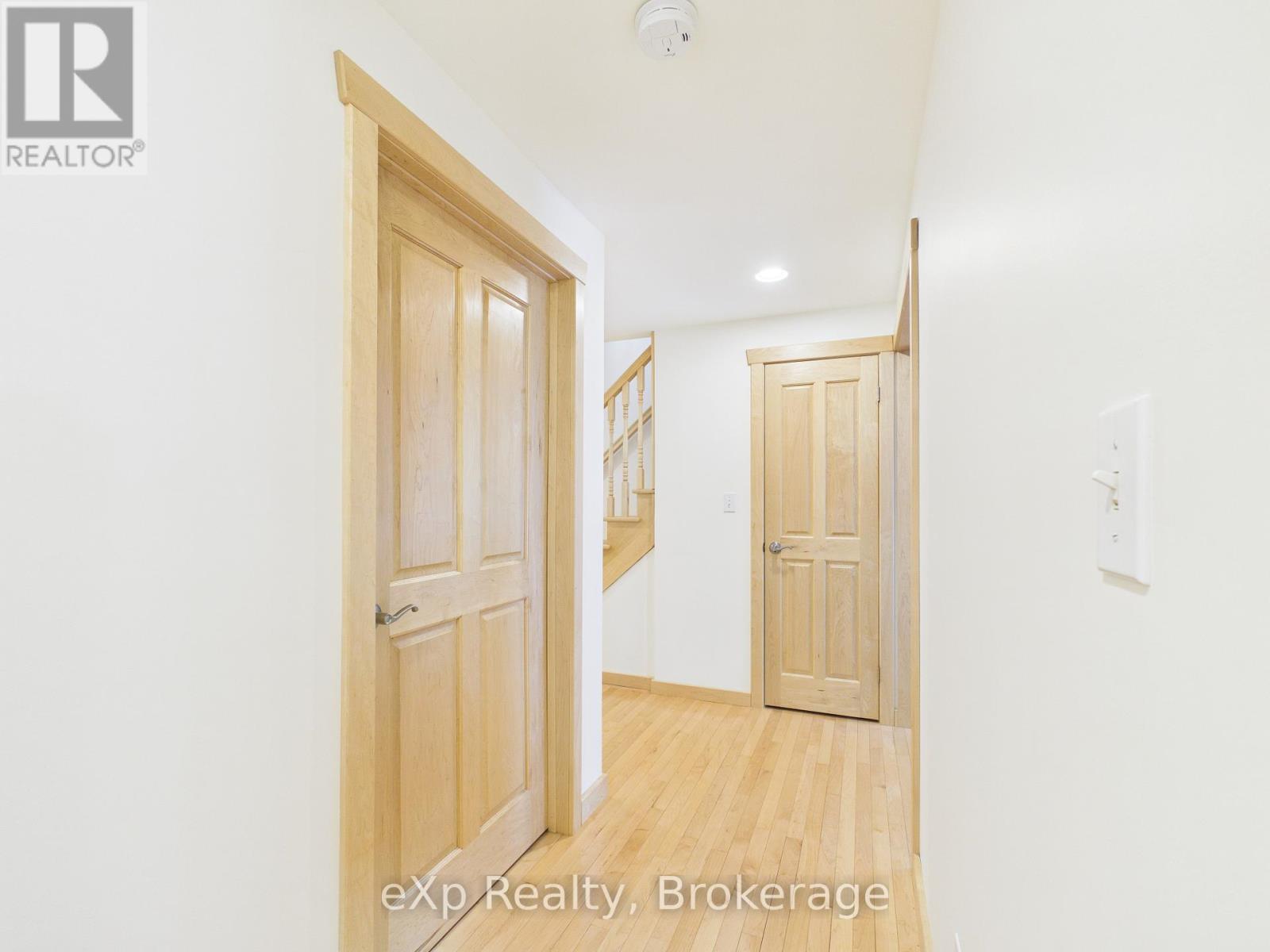 303709 South Line Property Photo 35