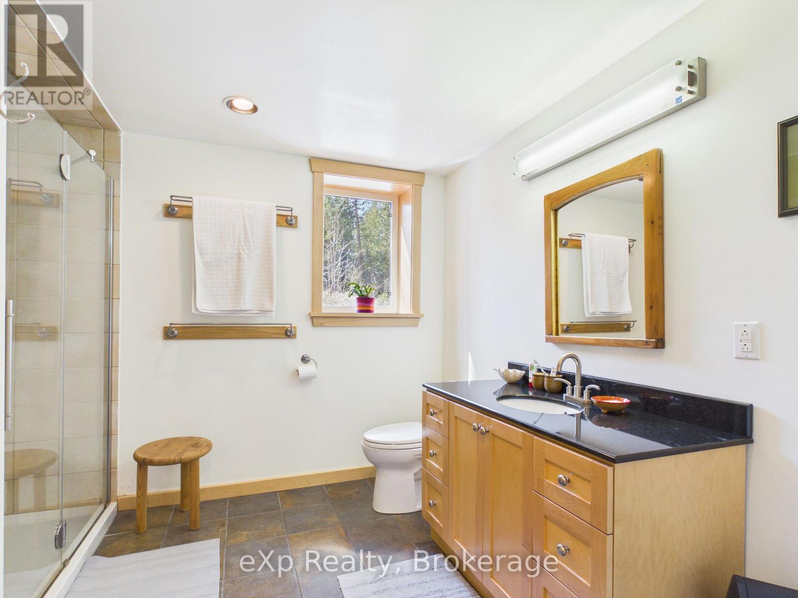 303709 South Line Property Photo 40