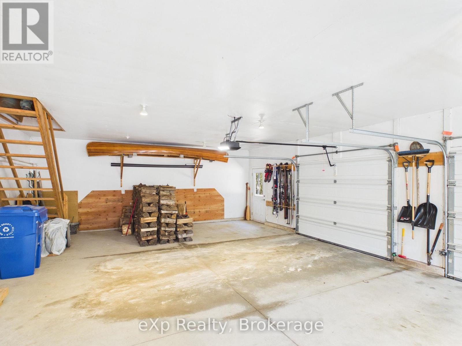 303709 South Line Property Photo 41