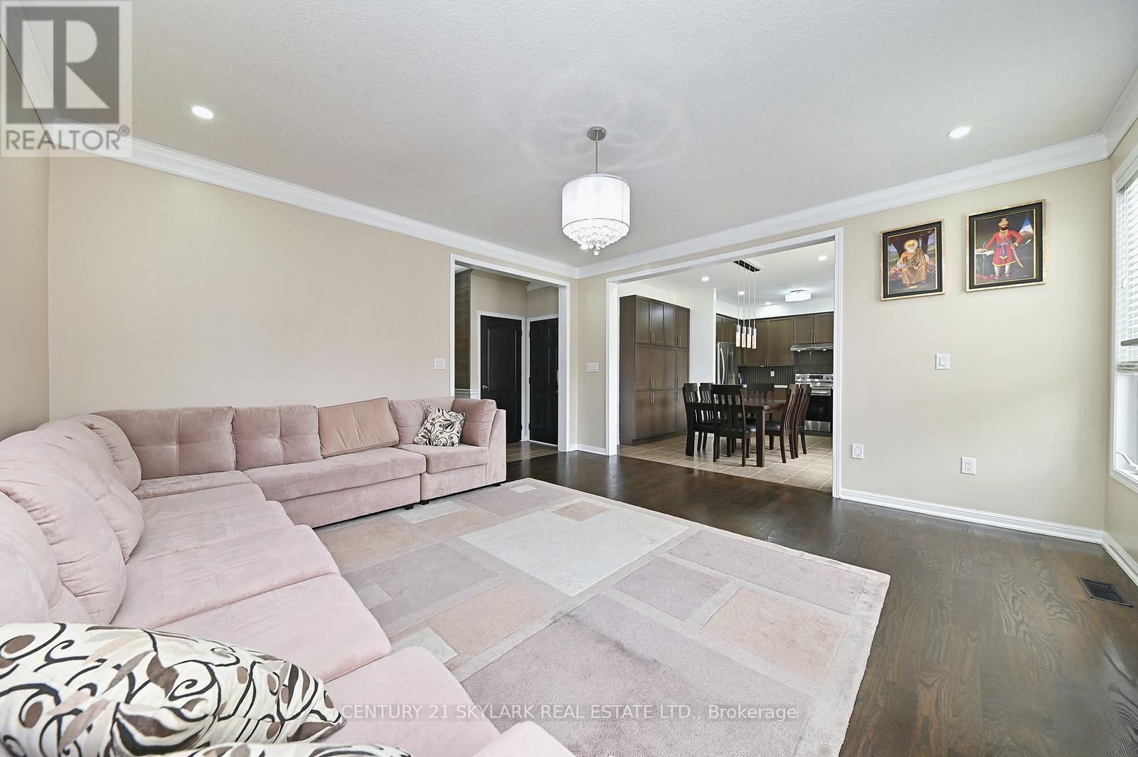 24 Dalton Drive Property Photo 9