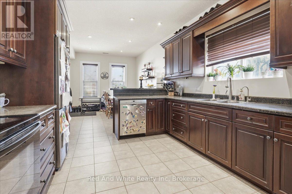 31 Bingeman Street Property Photo 29