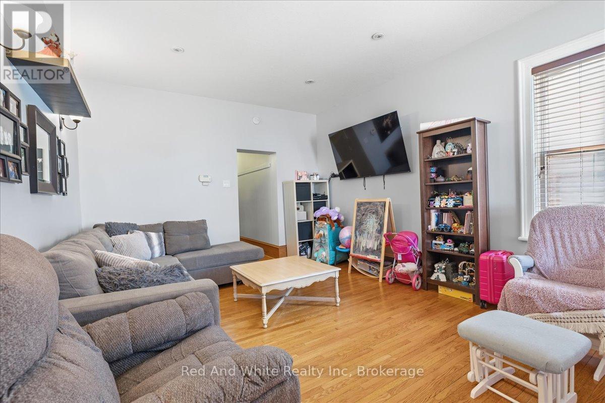 31 Bingeman Street Property Photo 34