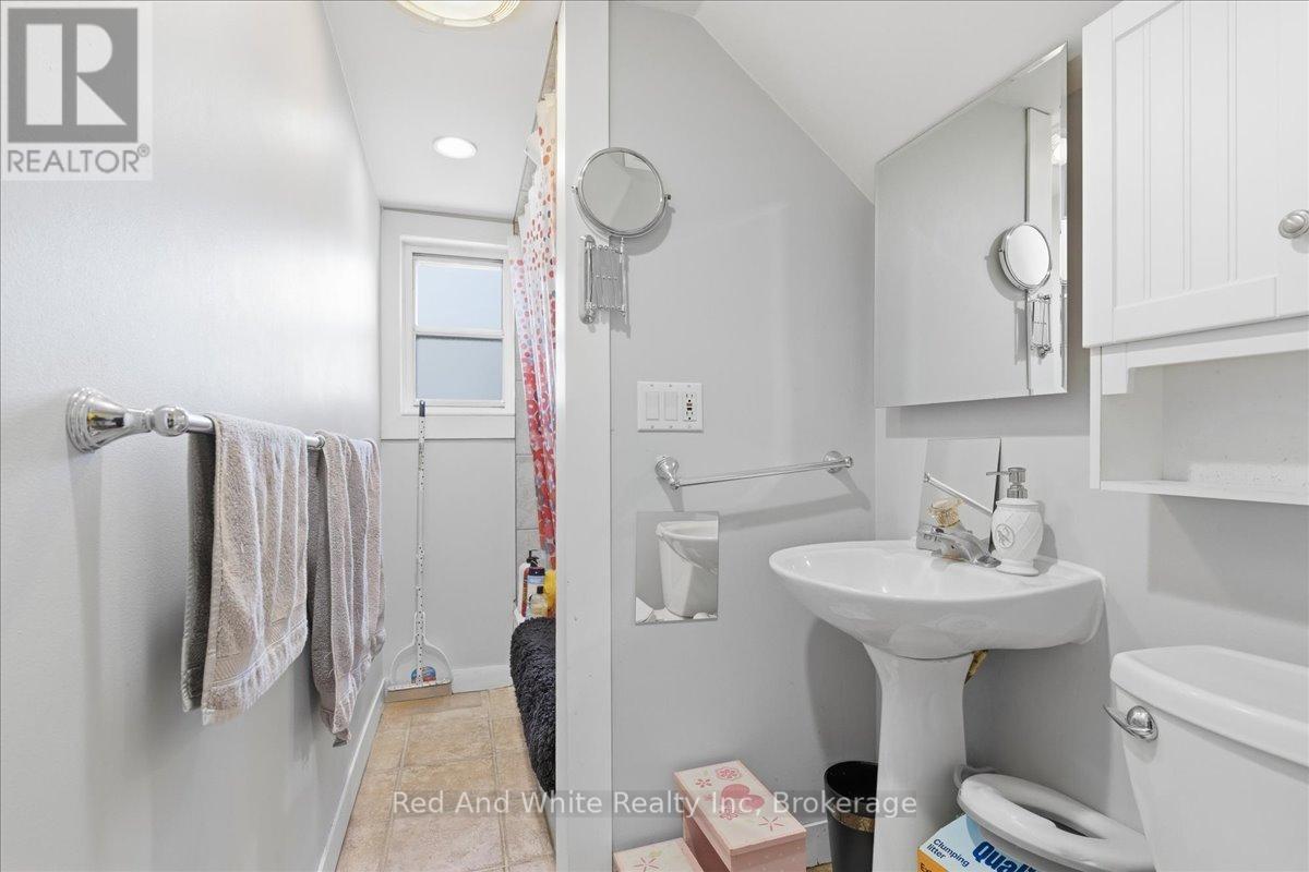 31 Bingeman Street Property Photo 38