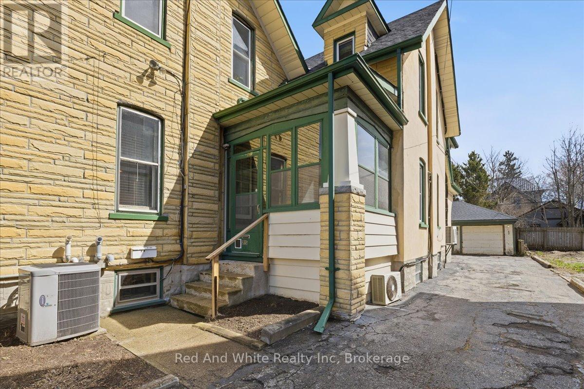 31 Bingeman Street Property Photo 41