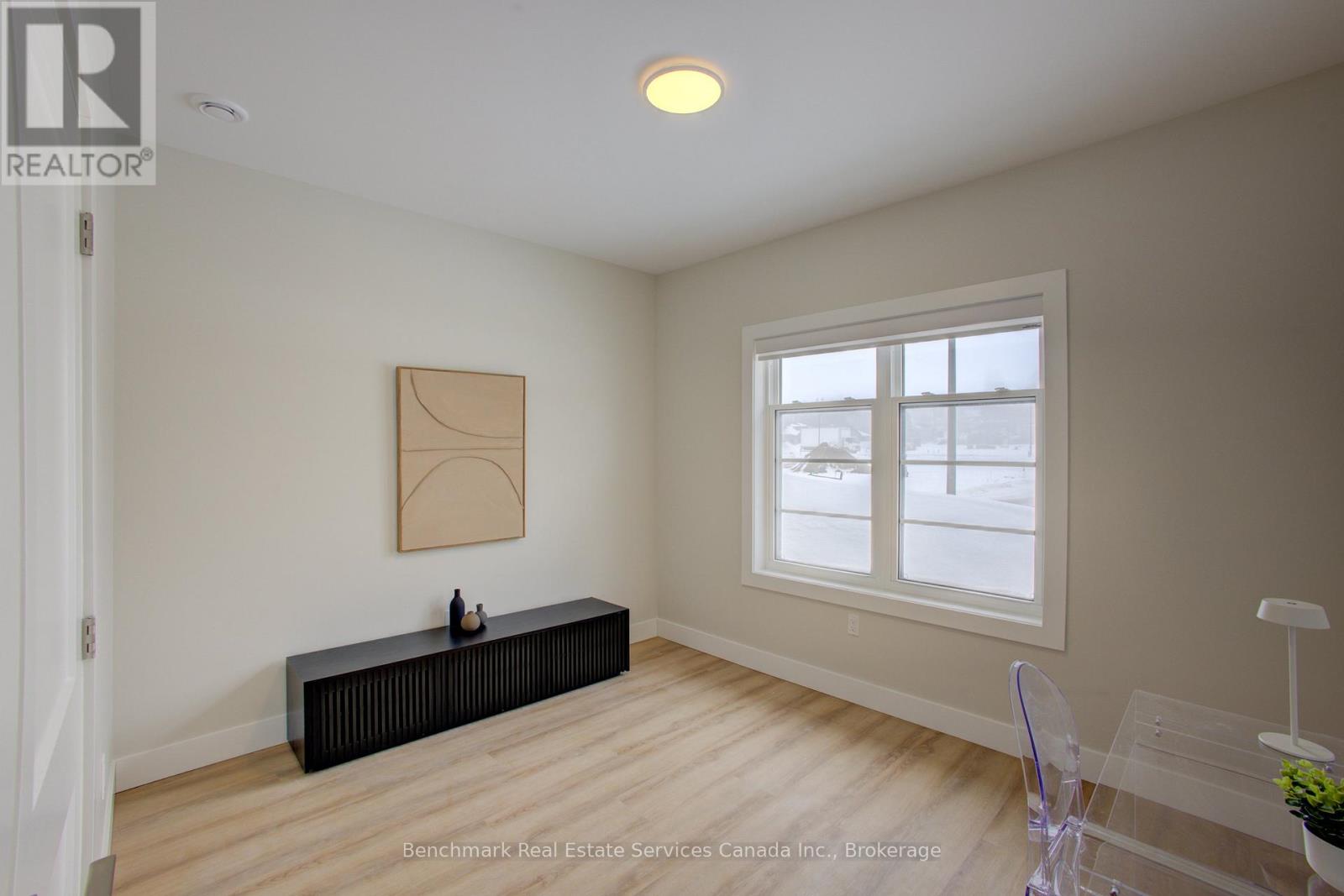 38 - 1182 Queen Street Property Photo 3