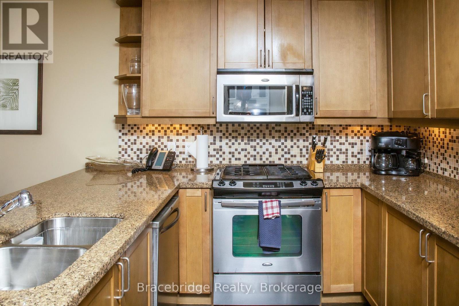 G103-d2 - 1869 Muskoka Road 118 Highway W Property Photo 2