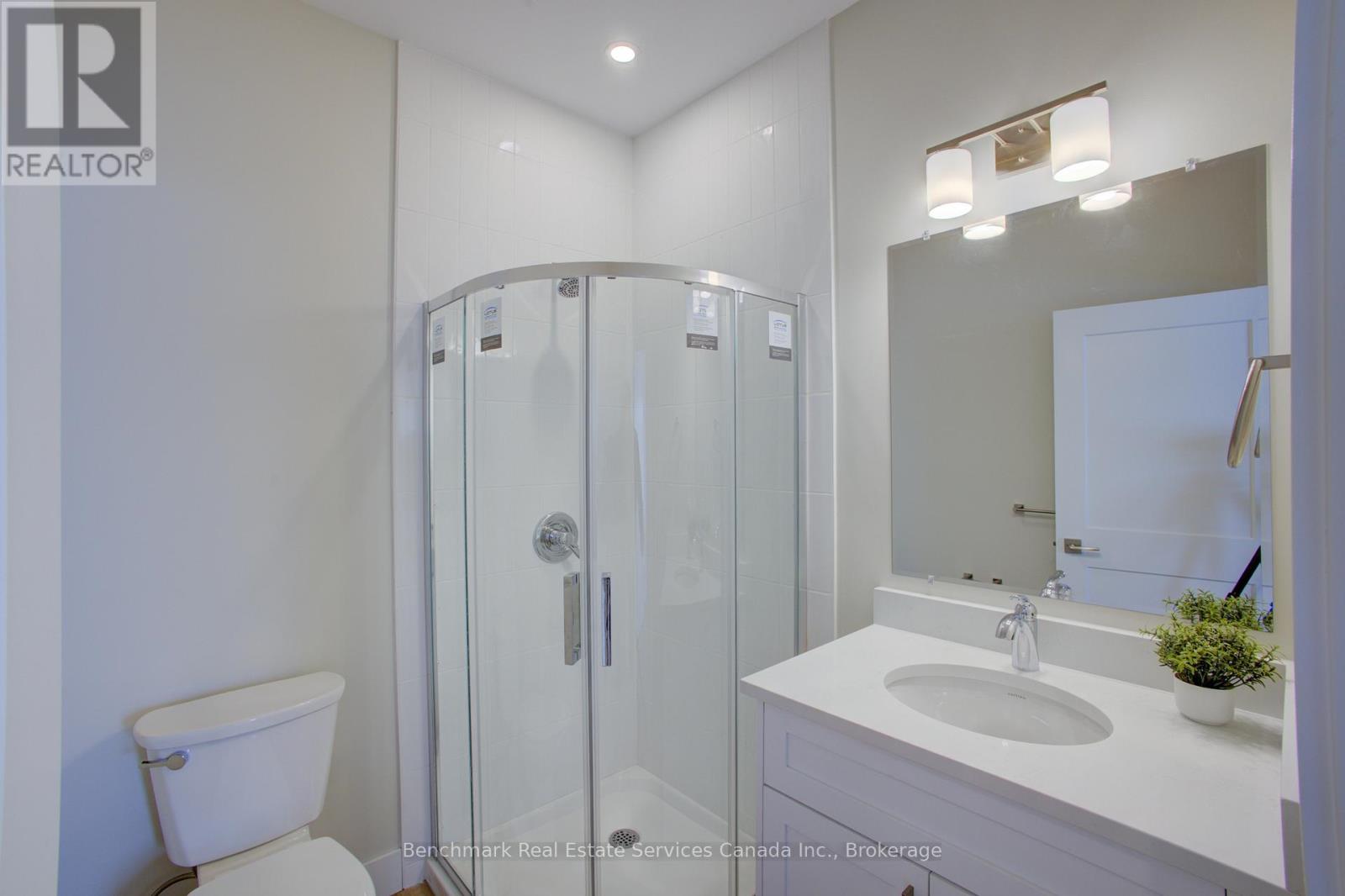 54 - 1182 Queen Street Property Photo 5