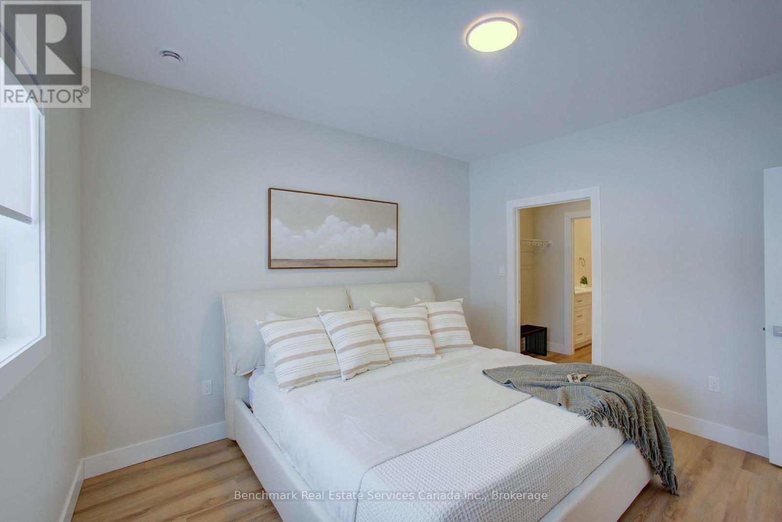 54 - 1182 Queen Street Property Photo 10