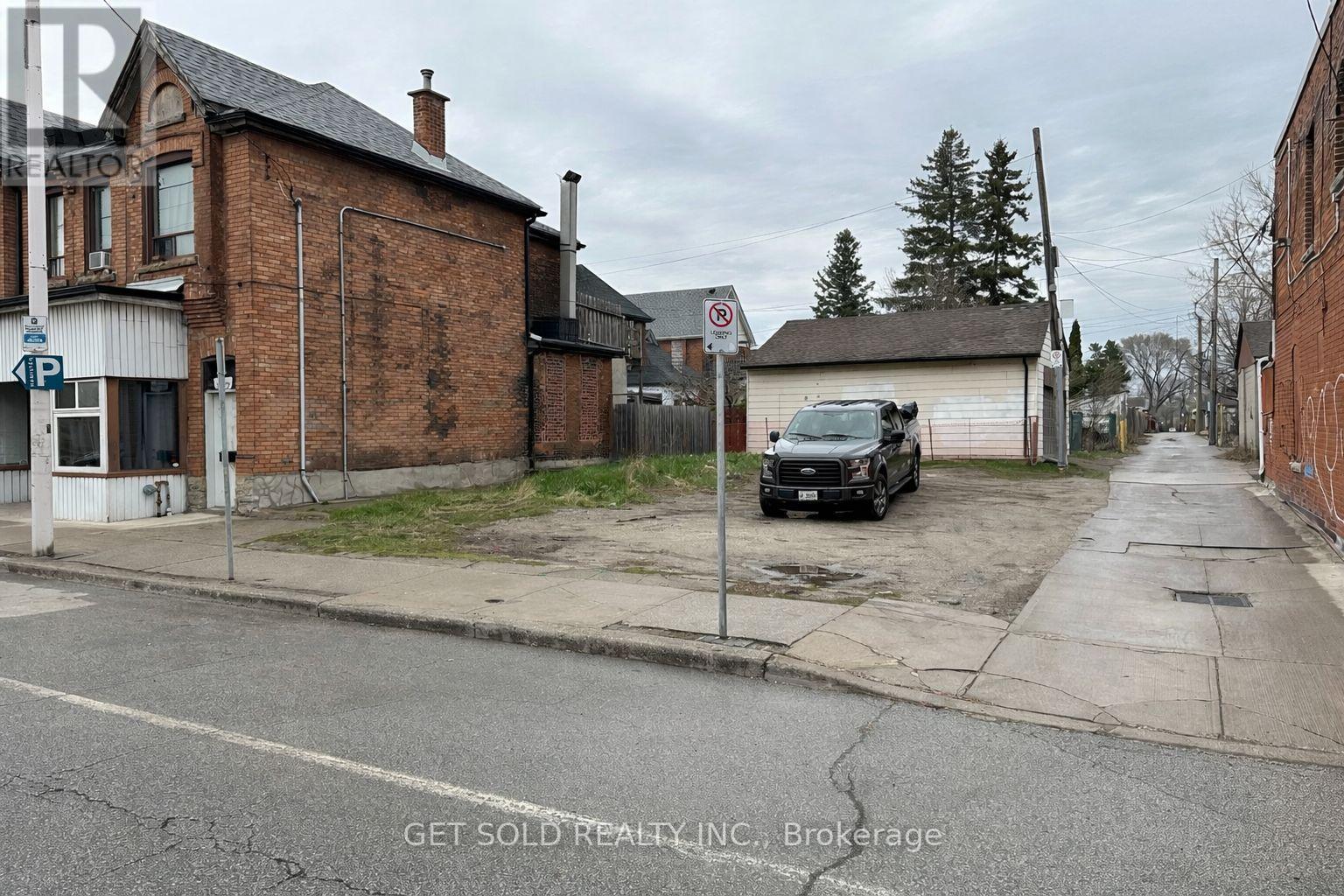 325 Barton Street E Property Photo 1