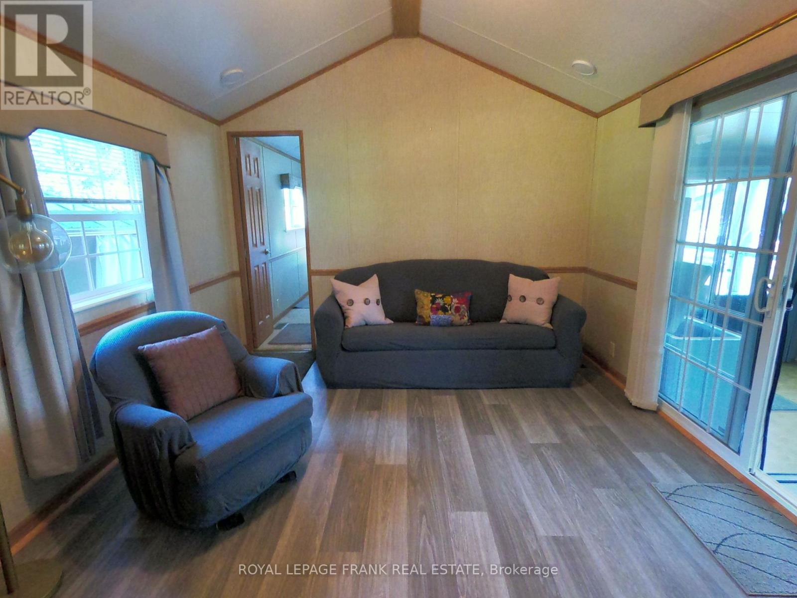 14 Pioneer Drive Property Photo 8