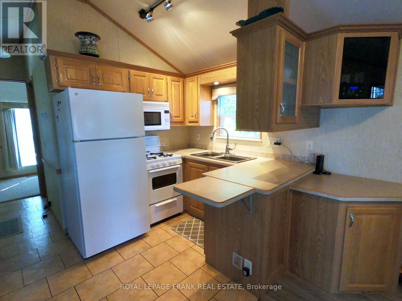 14 Pioneer Drive Property Photo 9