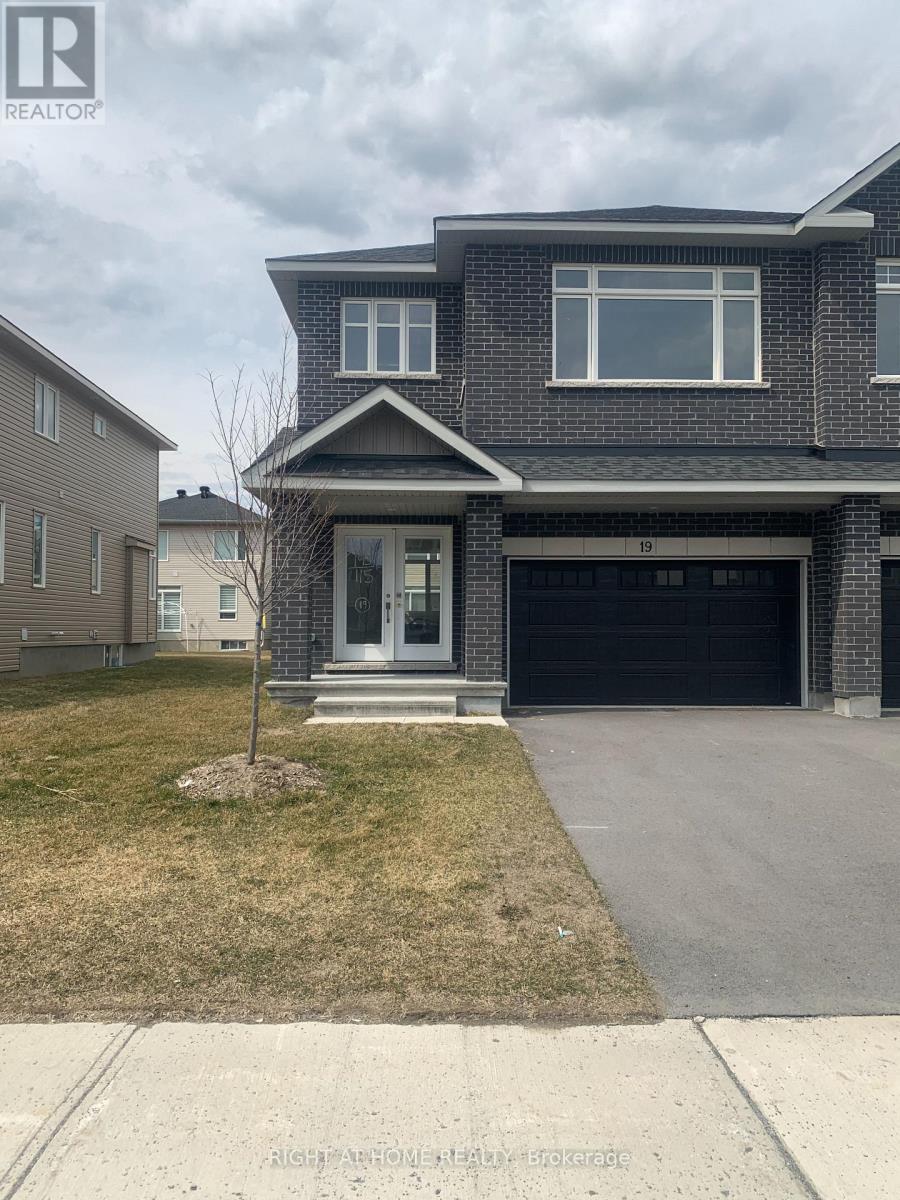 19 WYLIE WAY Property Photo 1