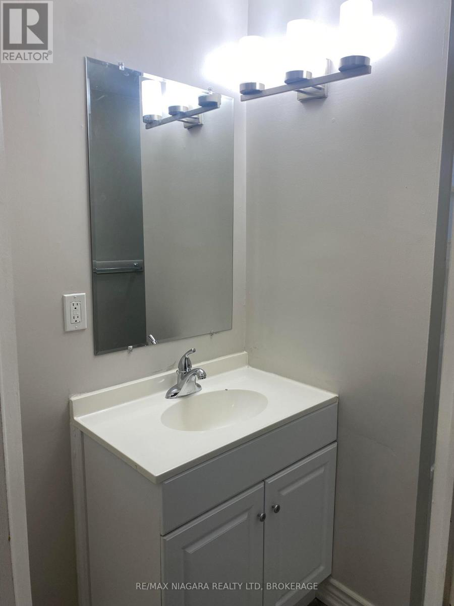 42 Vine Street Property Photo 8