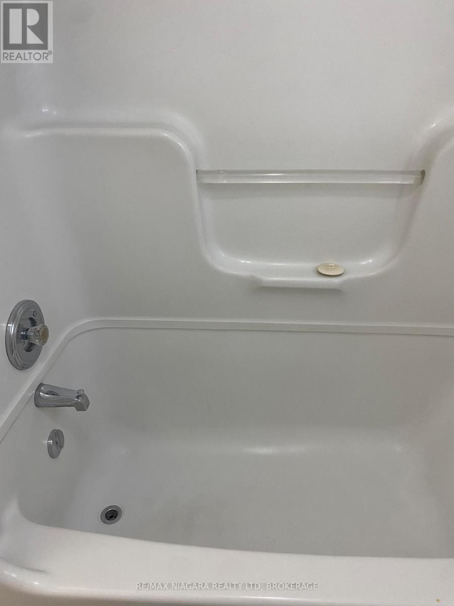 42 Vine Street Property Photo 10