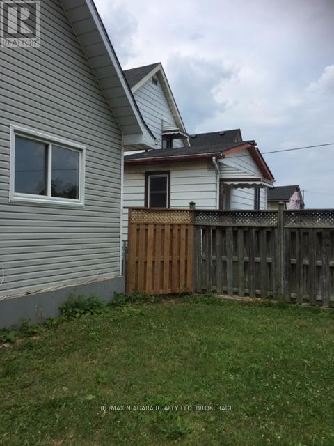 42 Vine Street Property Photo 26