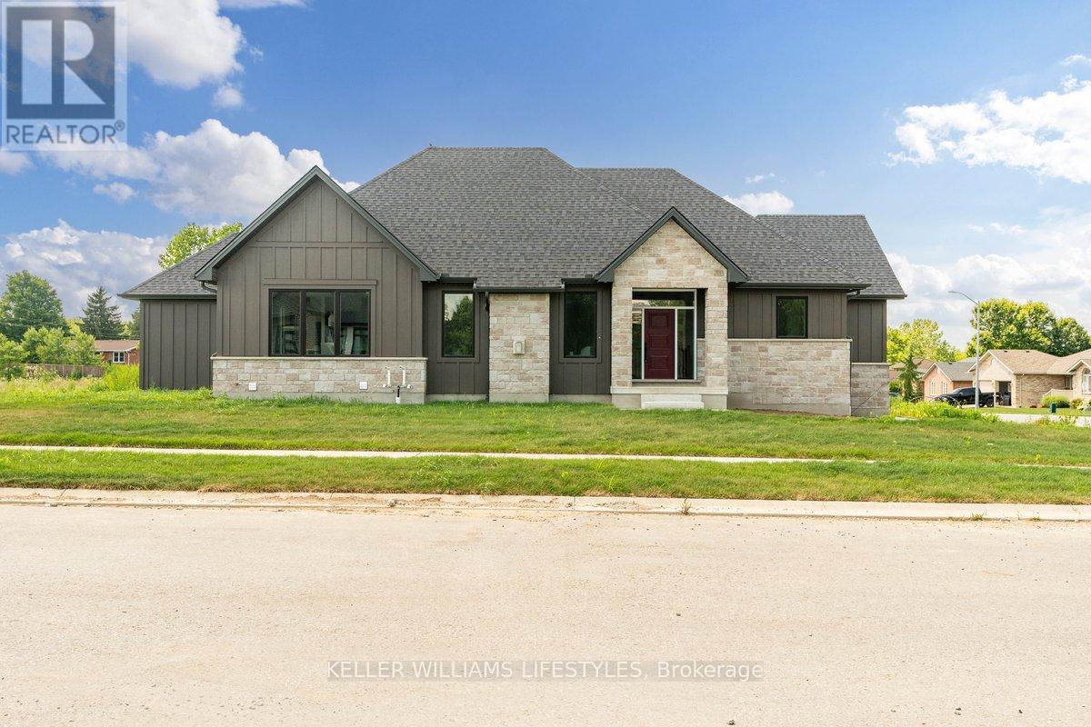 39 East Glen Drive Property Photo 2