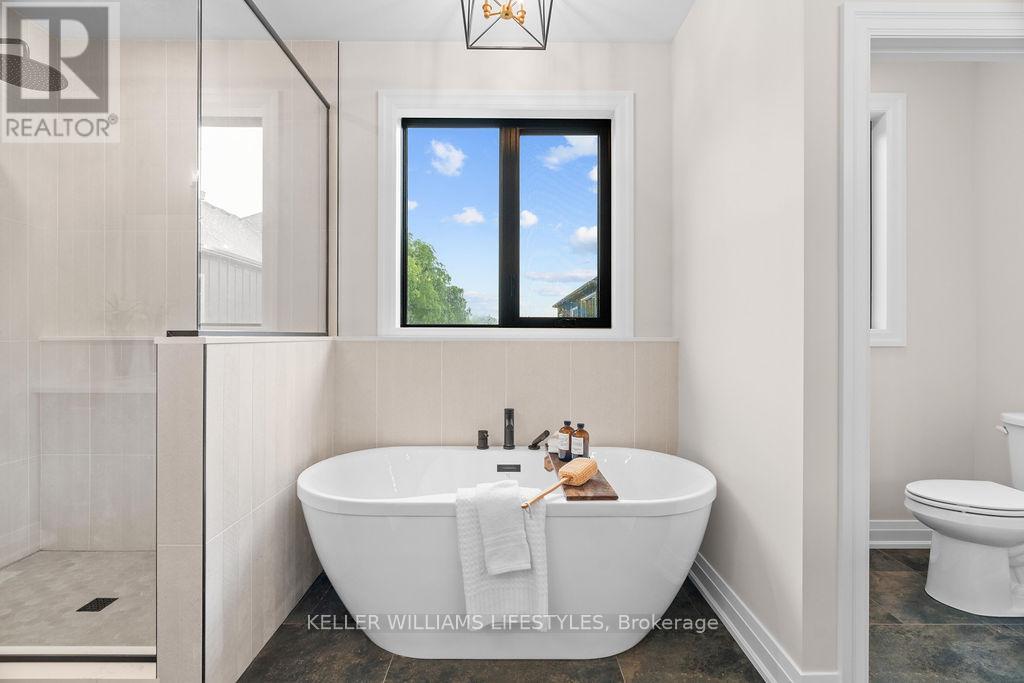28 Alexander Gate Property Photo 26