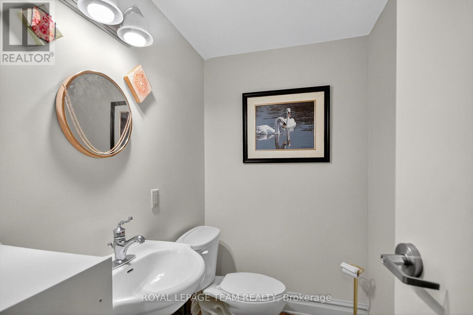 629 St Lawrence Street Property Photo 12