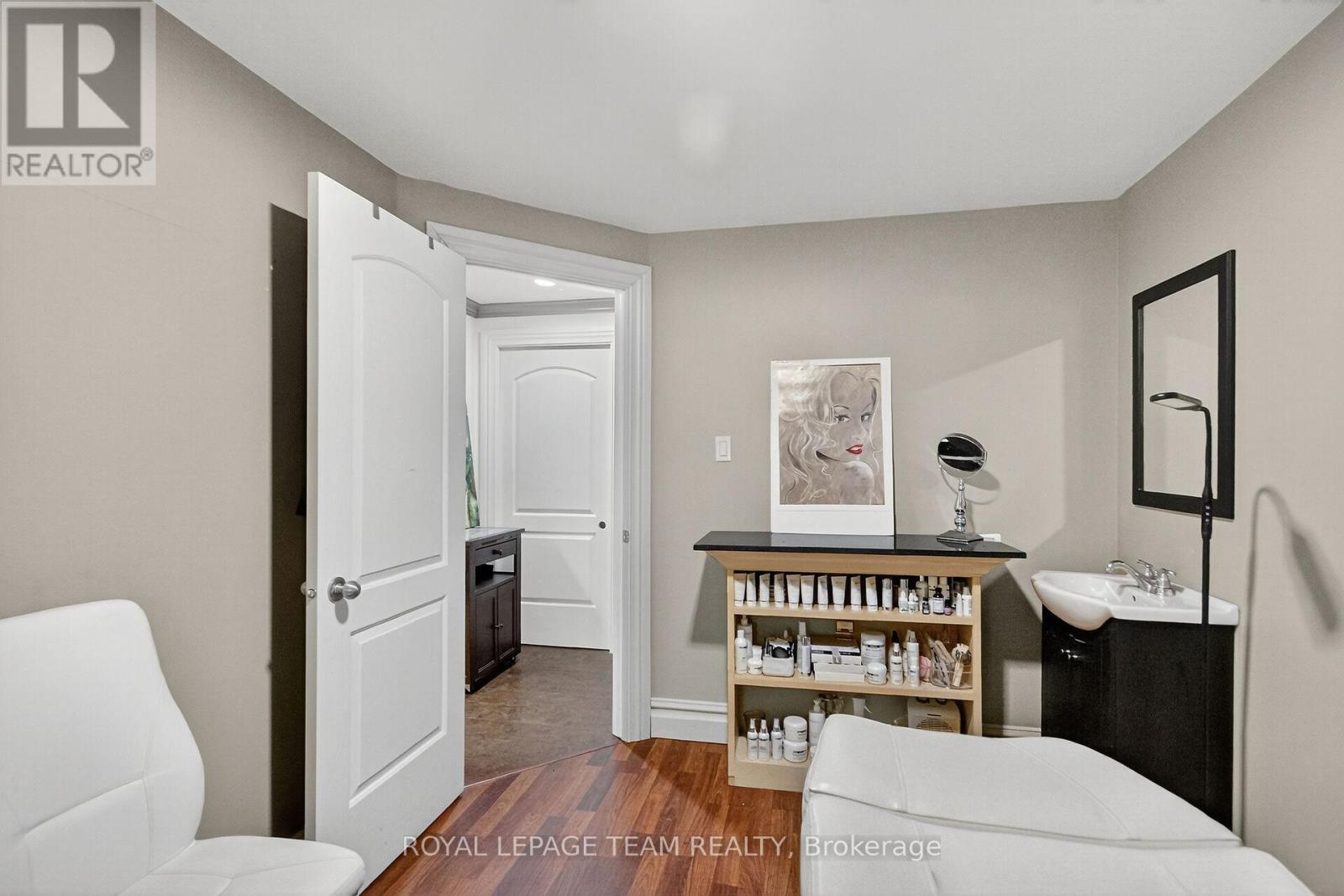 629 St Lawrence Street Property Photo 21