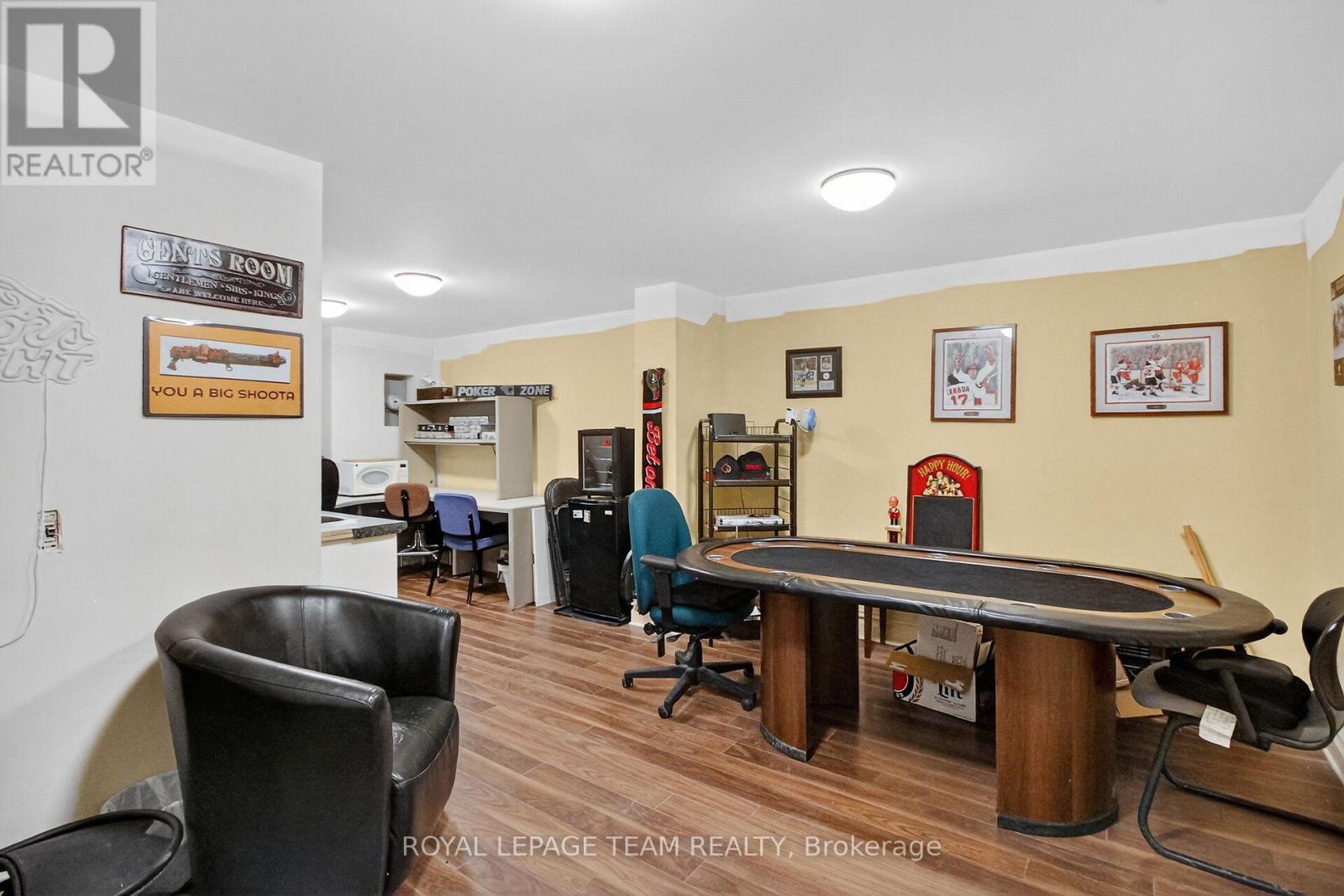 629 St Lawrence Street Property Photo 22