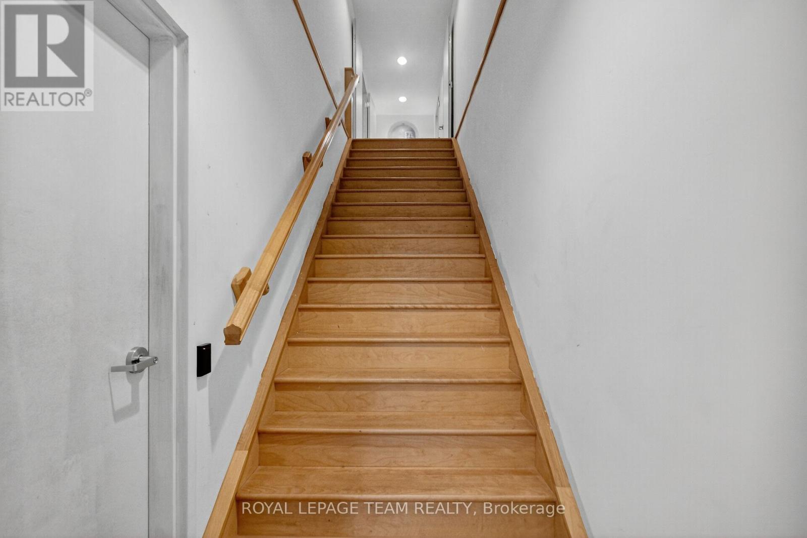 629 St Lawrence Street Property Photo 23