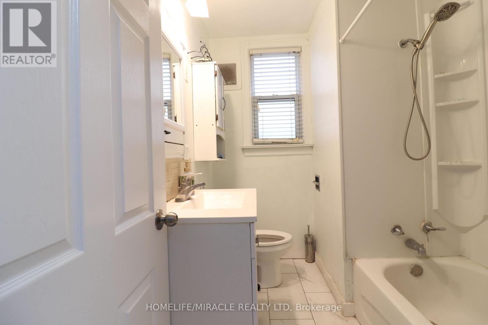 80 Roseview Avenue Property Photo 16
