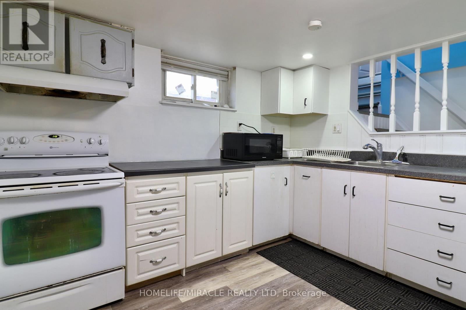 80 Roseview Avenue Property Photo 36