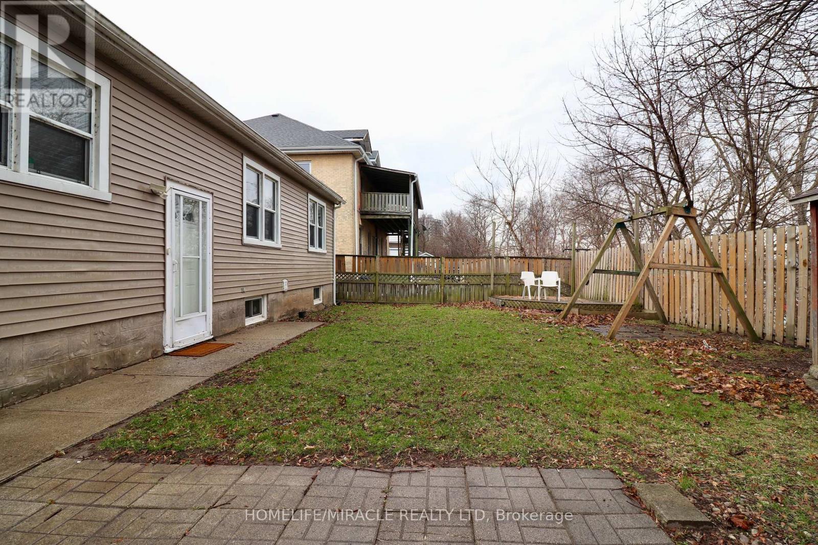 80 Roseview Avenue Property Photo 38