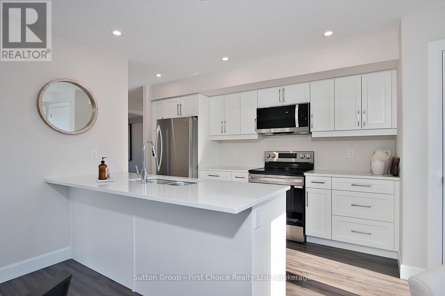 Unit 35 - 3202 Vivian Line Property Photo 12