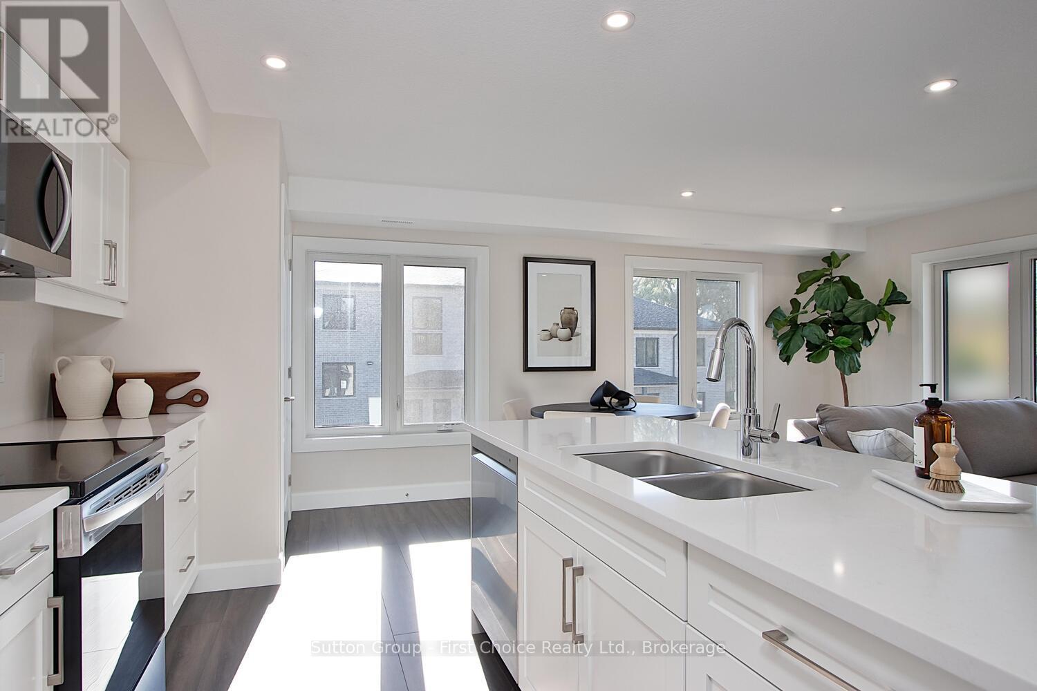Unit 35 - 3202 Vivian Line Property Photo 16