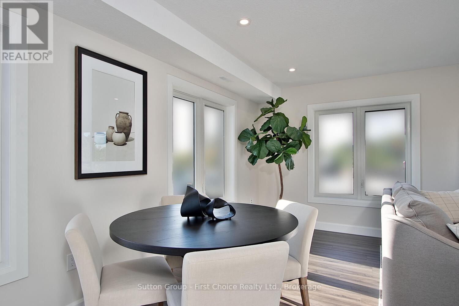 Unit 35 - 3202 Vivian Line Property Photo 17