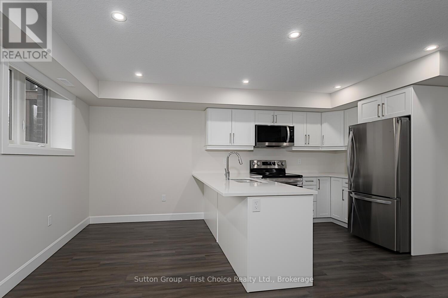 Unit 32 - 3202 Vivian Line Property Photo 8