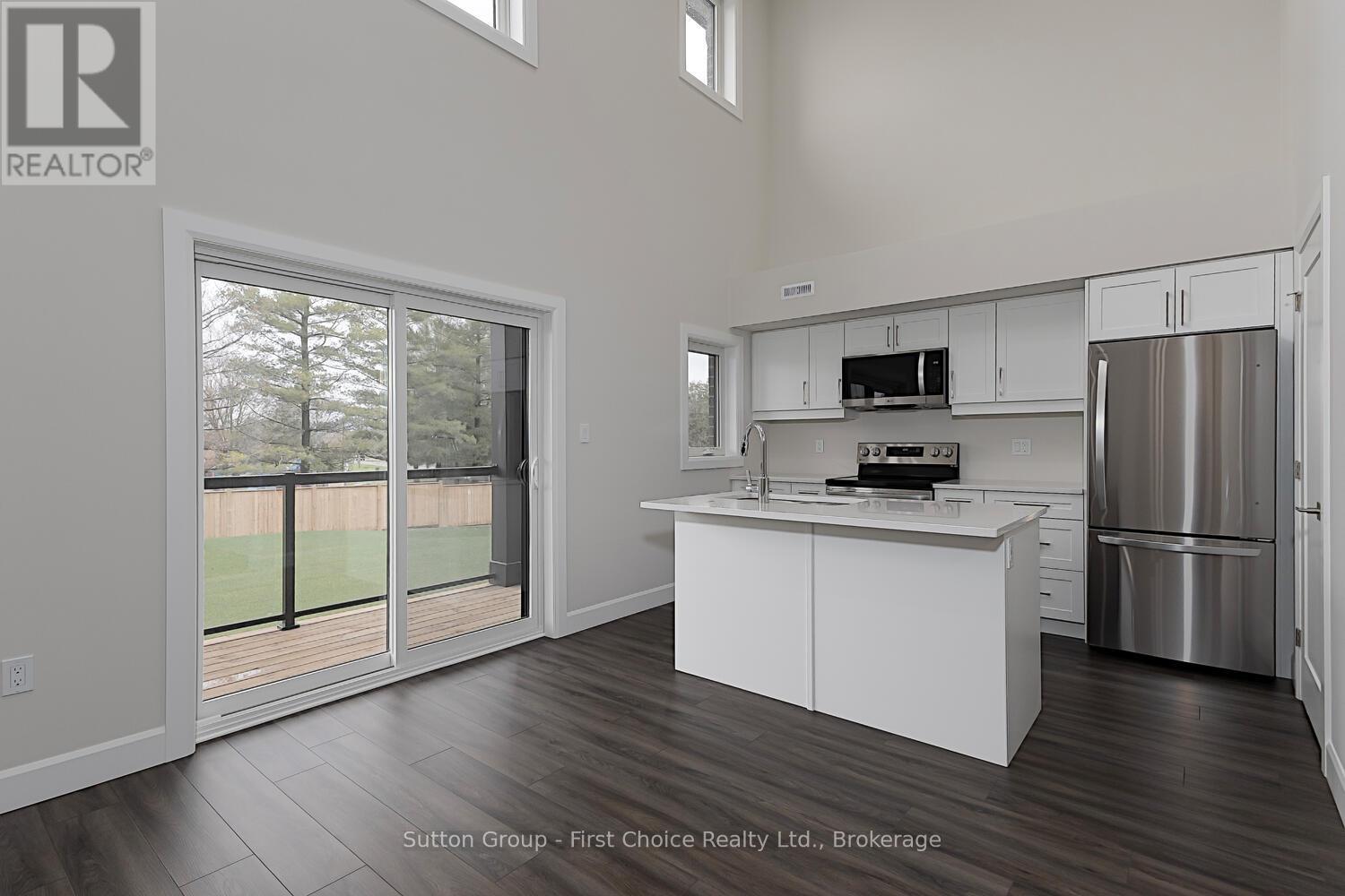 Unit 30 - 3202 Vivian Line Property Photo 7