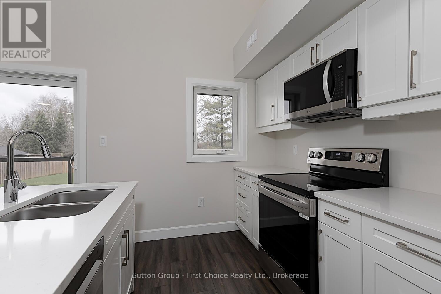 Unit 30 - 3202 Vivian Line Property Photo 9