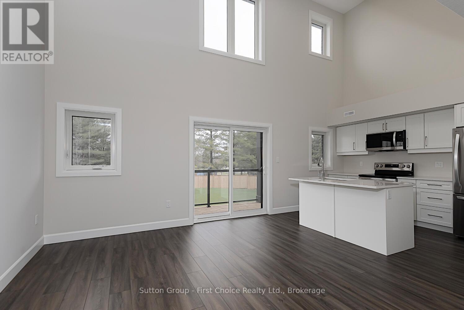 Unit 30 - 3202 Vivian Line Property Photo 10