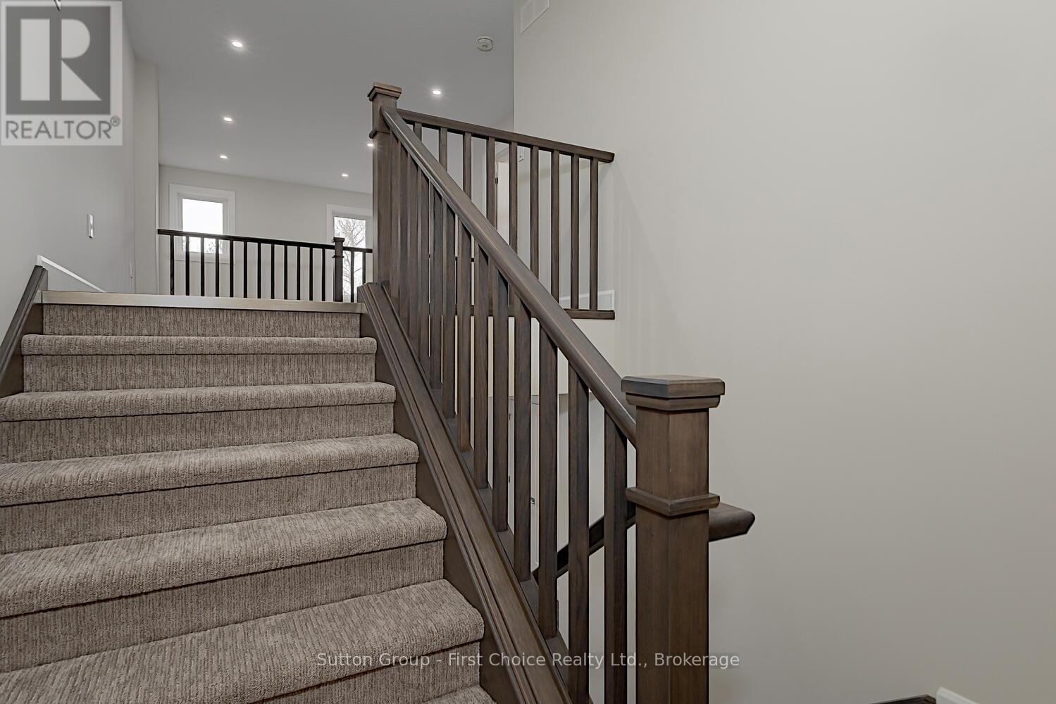 Unit 30 - 3202 Vivian Line Property Photo 13