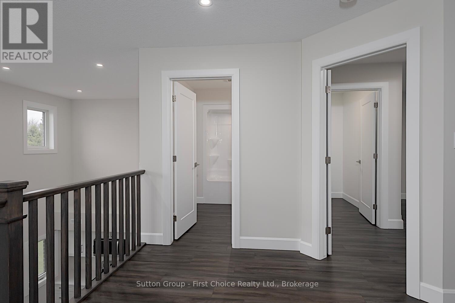 Unit 30 - 3202 Vivian Line Property Photo 14