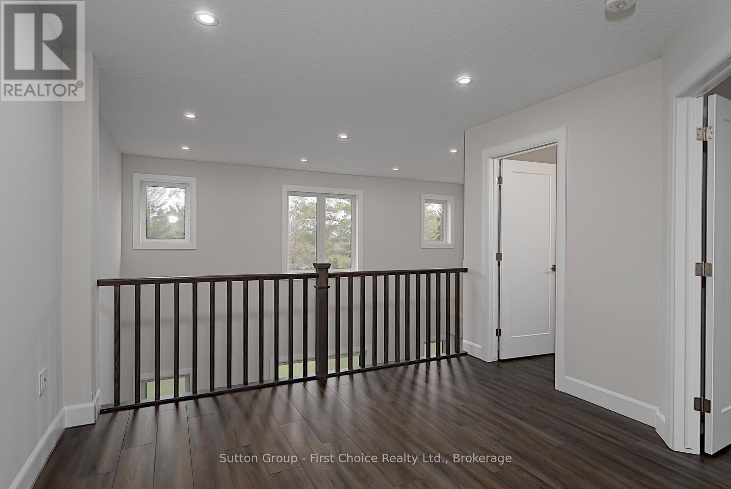Unit 30 - 3202 Vivian Line Property Photo 15