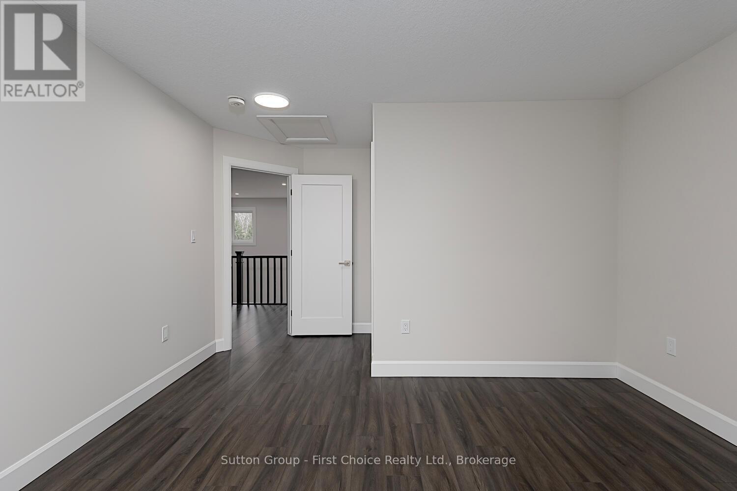 Unit 30 - 3202 Vivian Line Property Photo 16