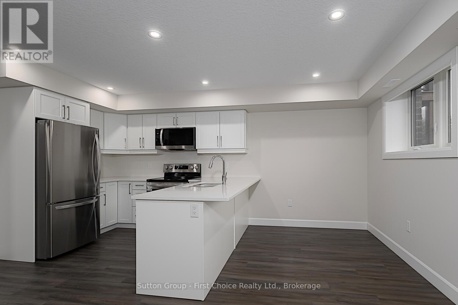 Unit 27 - 3202 Vivian Line Property Photo 7