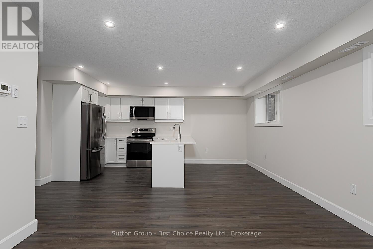 Unit 27 - 3202 Vivian Line Property Photo 9