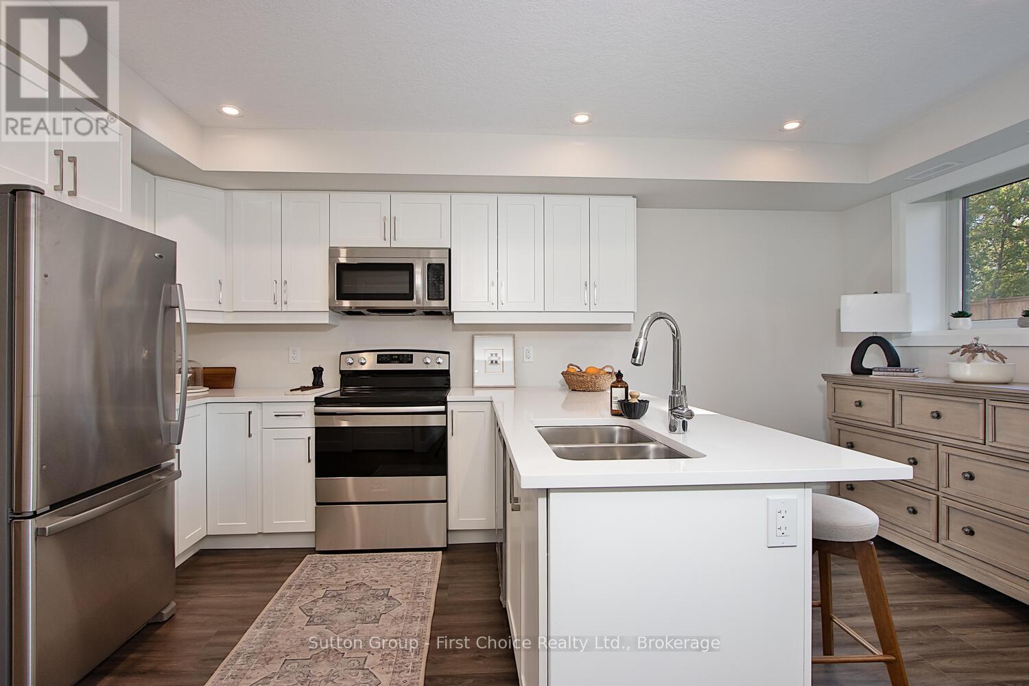 Unit 13 - 3202 Vivian Line Property Photo 11