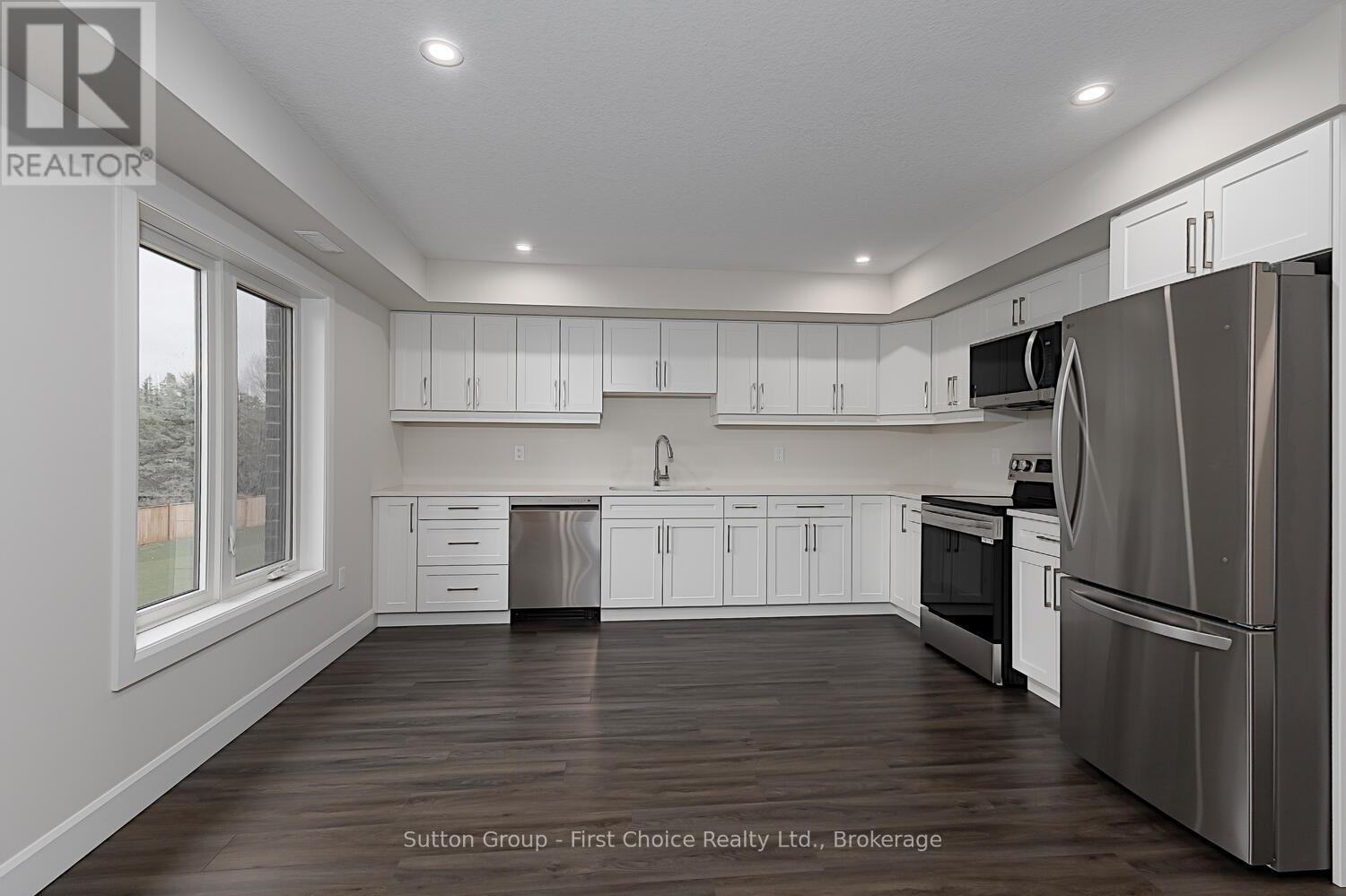 Unit 39 - 3202 Vivian Line Property Photo 9