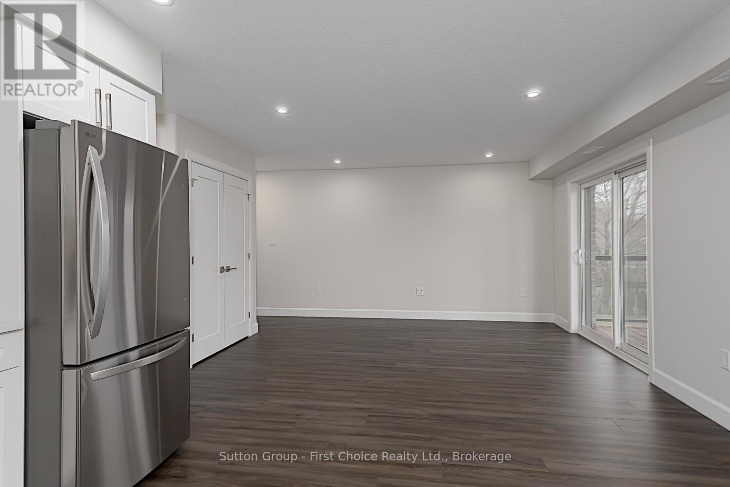 Unit 39 - 3202 Vivian Line Property Photo 11