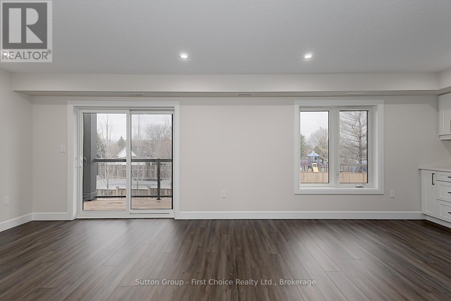 Unit 39 - 3202 Vivian Line Property Photo 12
