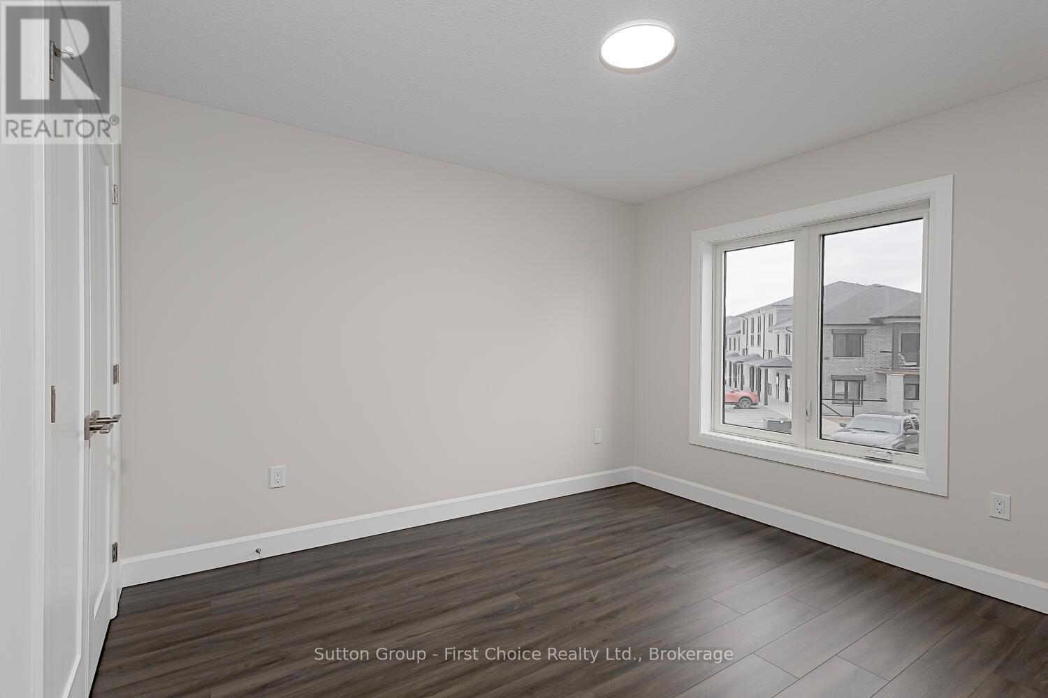 Unit 39 - 3202 Vivian Line Property Photo 14