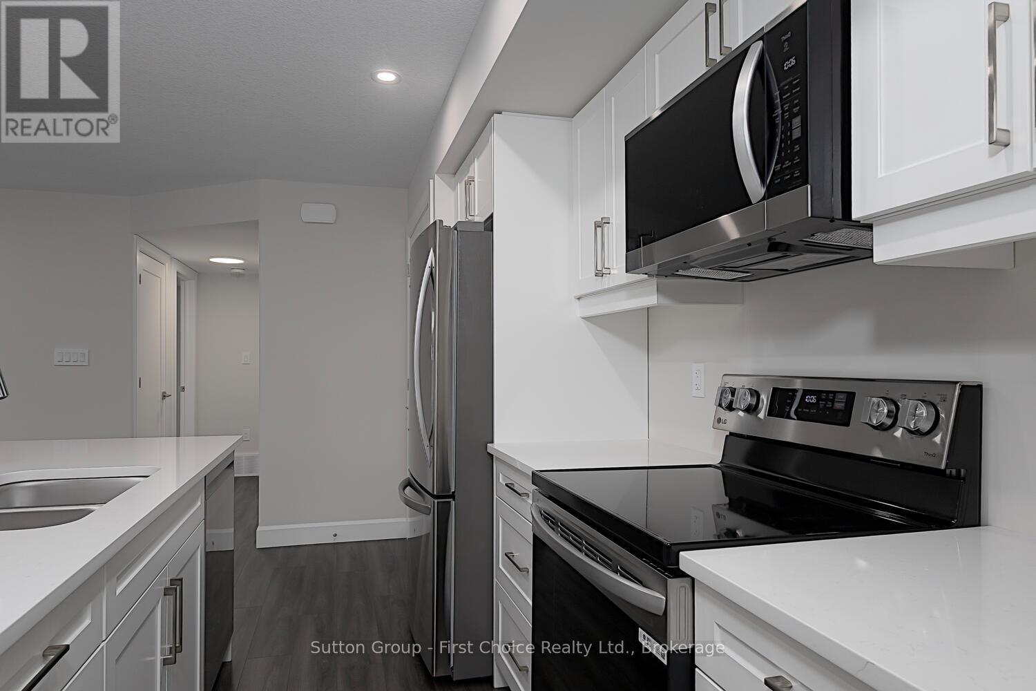 Unit 37 - 3202 Vivian Line Property Photo 7