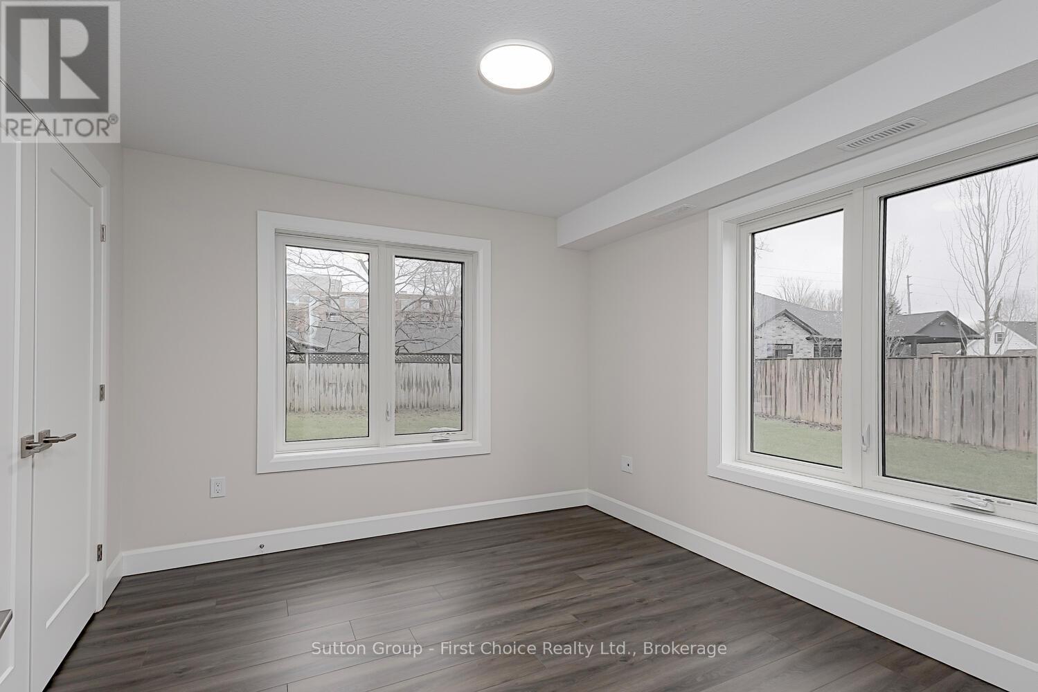 Unit 37 - 3202 Vivian Line Property Photo 13