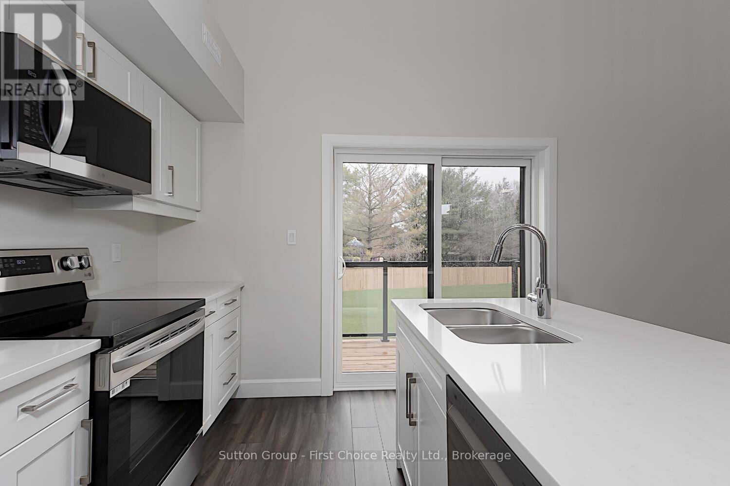 Unit 42 - 3202 Vivian Line Property Photo 8