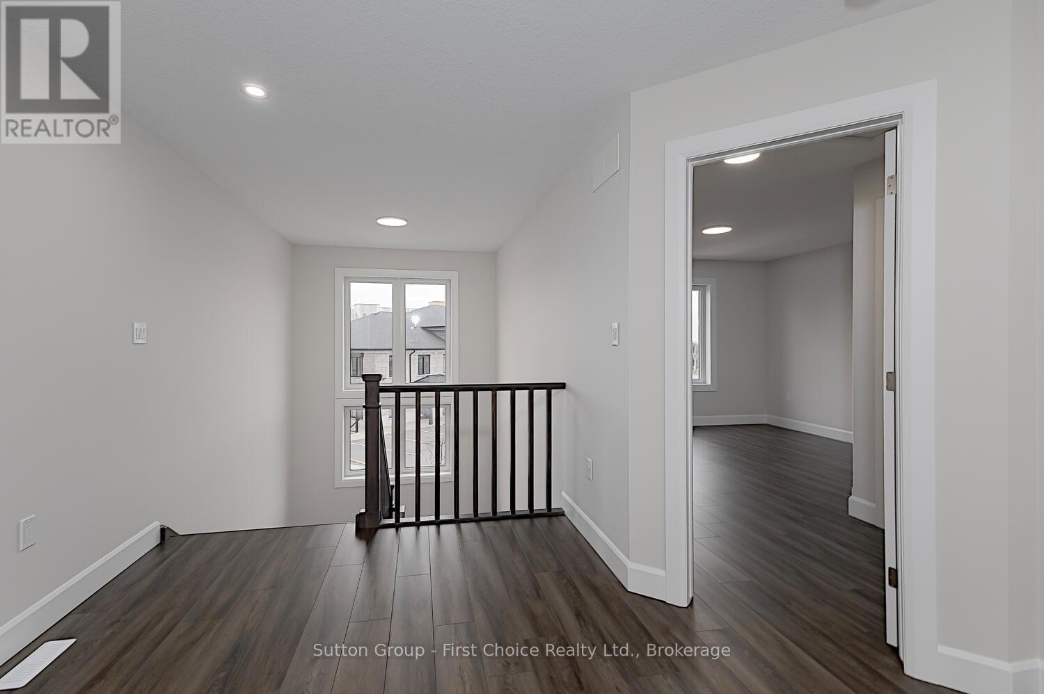 Unit 42 - 3202 Vivian Line Property Photo 16